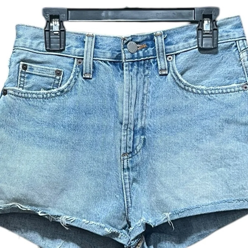 Aritzia Denim Forum Farrah Cheeky Short‎ Cutoff Denim Shorts Light Wash